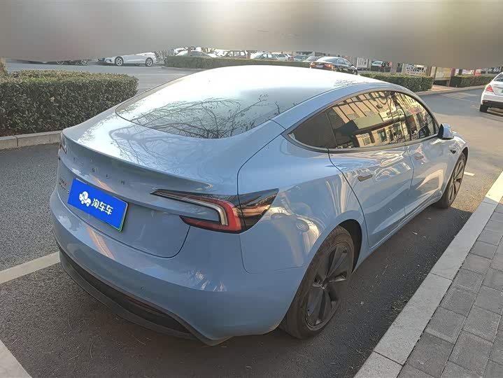 Фото 3 - Tesla Model 3