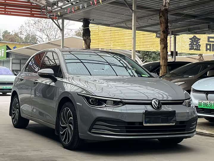 Фото 3 - Volkswagen Golf