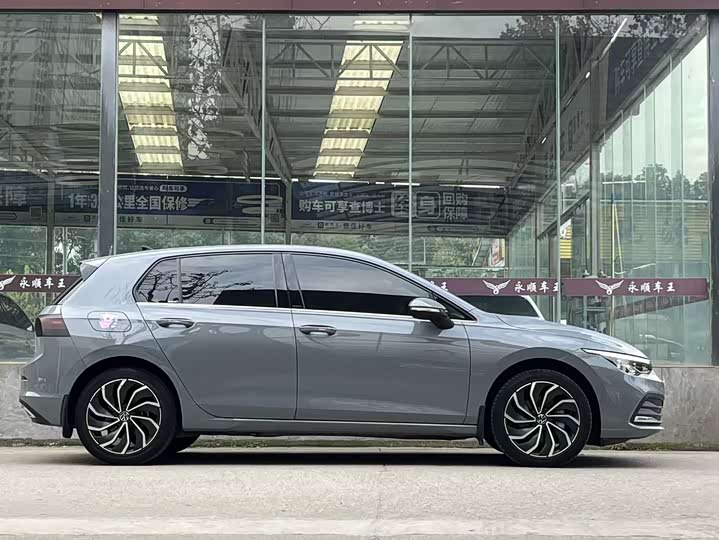 Фото 8 - Volkswagen Golf