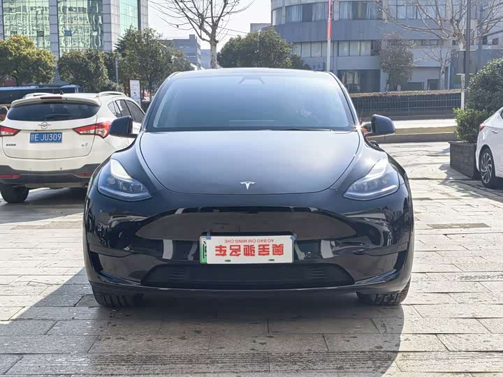 Фото 2 - Tesla Model Y