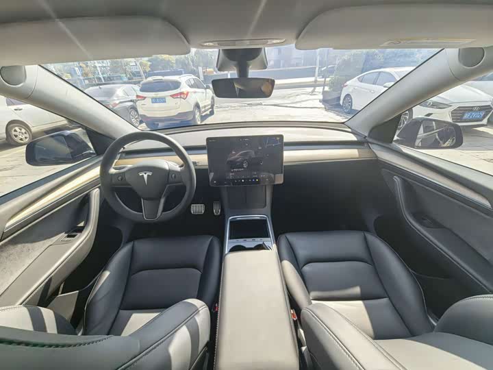 Фото 8 - Tesla Model Y