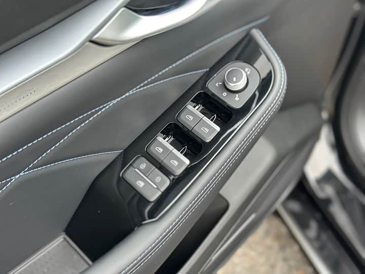 Фото 9 - Geely Preface