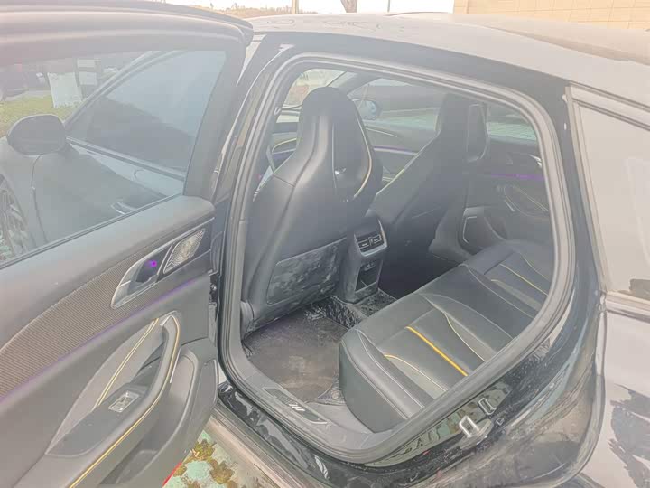 Фото 4 - Hongqi H6