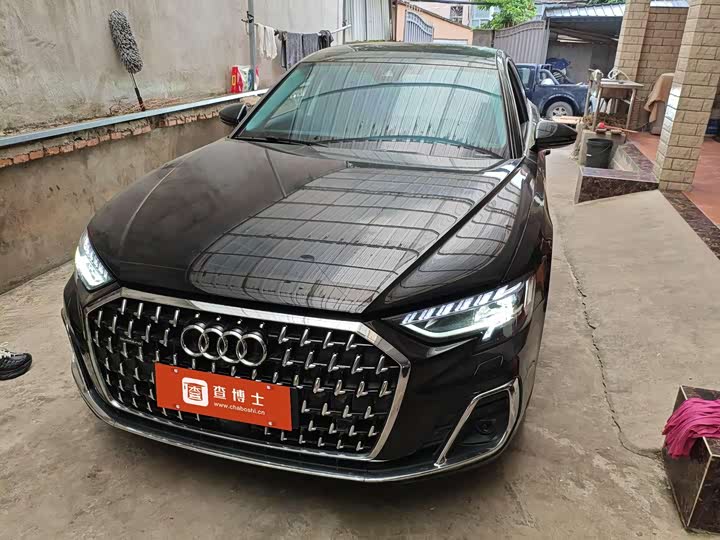 Фото 1 - Audi A8