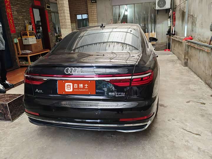 Фото 4 - Audi A8