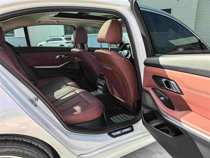 Фото 8 - BMW 3 Series