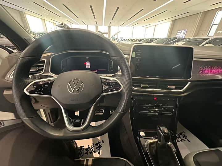 Фото 9 - Volkswagen T-Roc