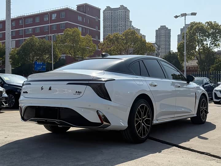 Фото 6 - Hongqi H6