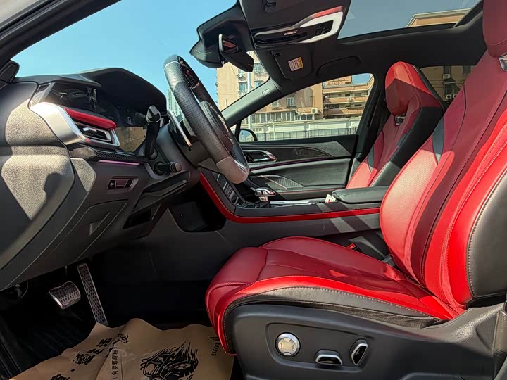 Фото 7 - Hongqi H6