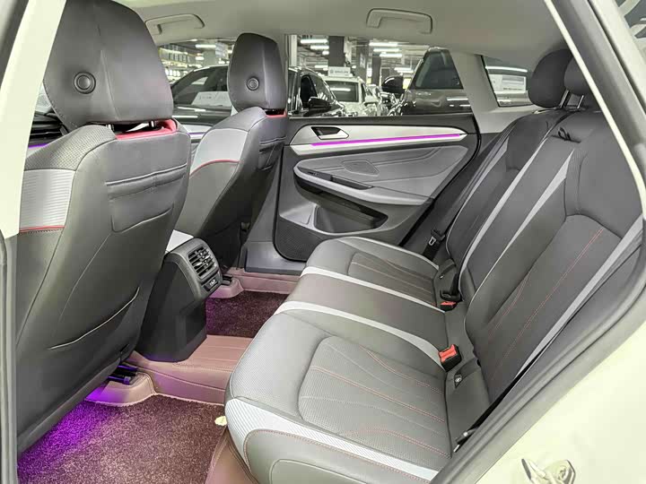 Фото 9 - Volkswagen Lamando L