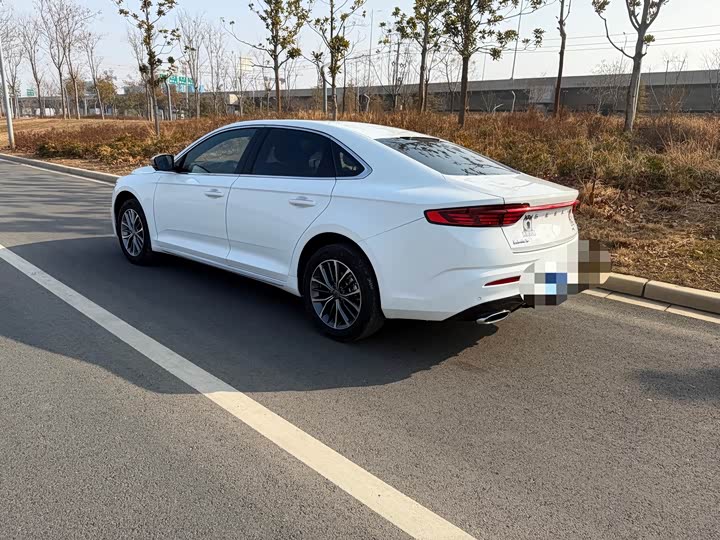 Фото 4 - Geely Preface