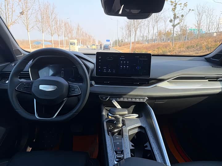 Фото 9 - Geely Preface