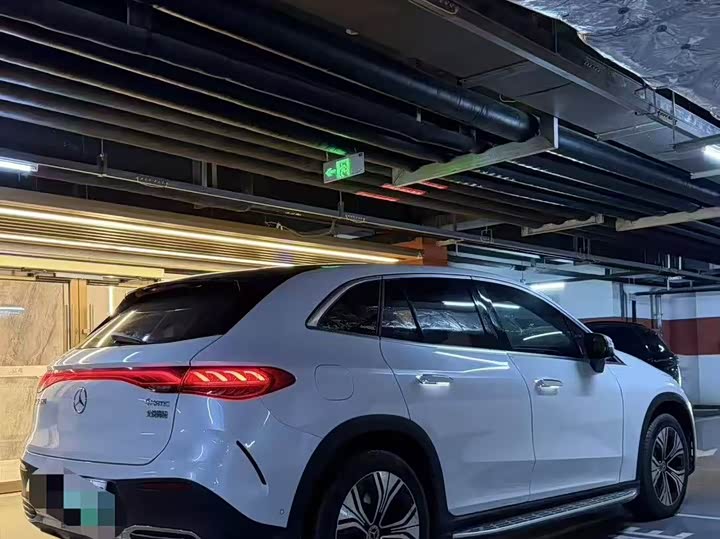 Фото 7 - Mercedes-Benz EQE SUV