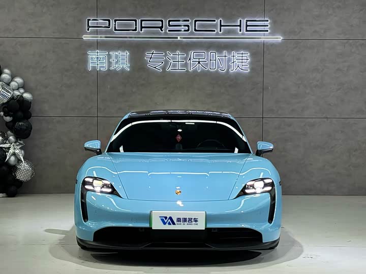 Фото 2 - Porsche Taycan