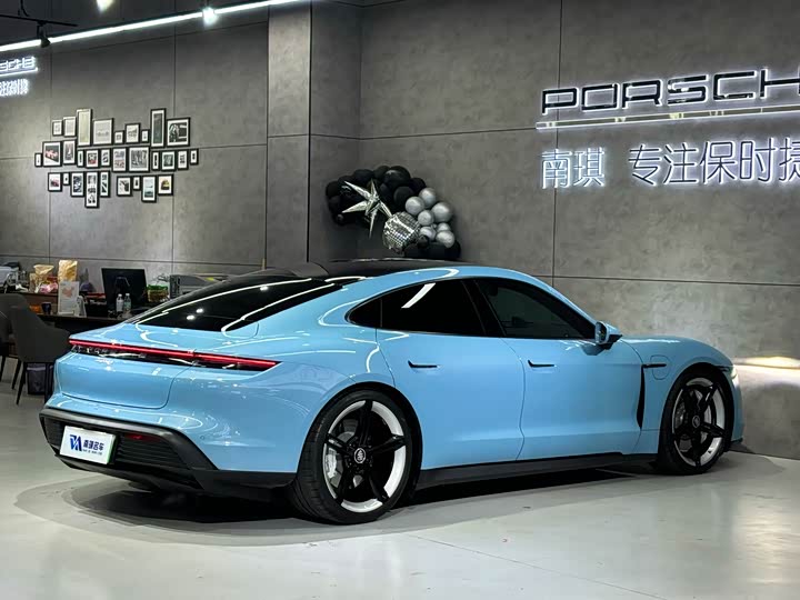 Фото 5 - Porsche Taycan