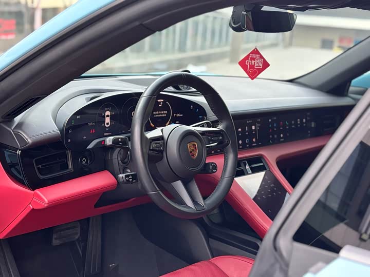 Фото 7 - Porsche Taycan