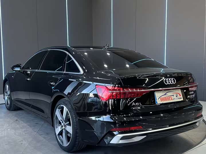 Фото 6 - Audi A6L