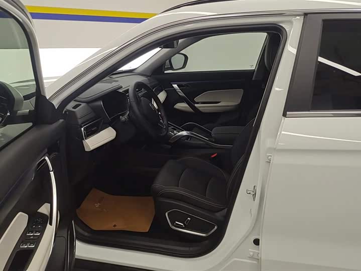 Фото 9 - Geely Atlas