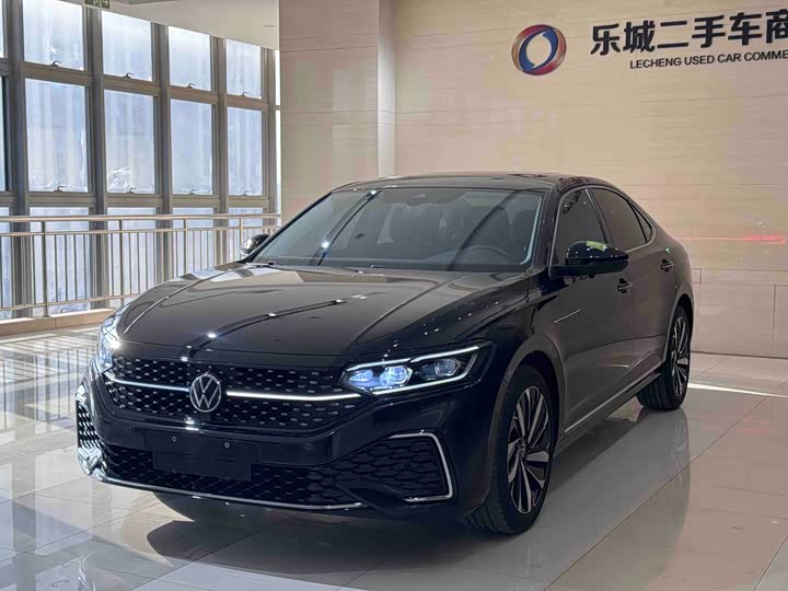 Фото 1 - Volkswagen Passat