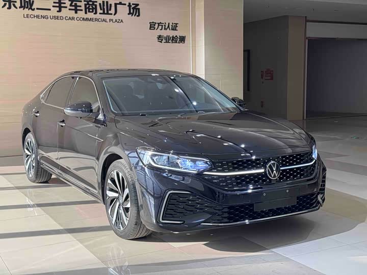 Фото 3 - Volkswagen Passat