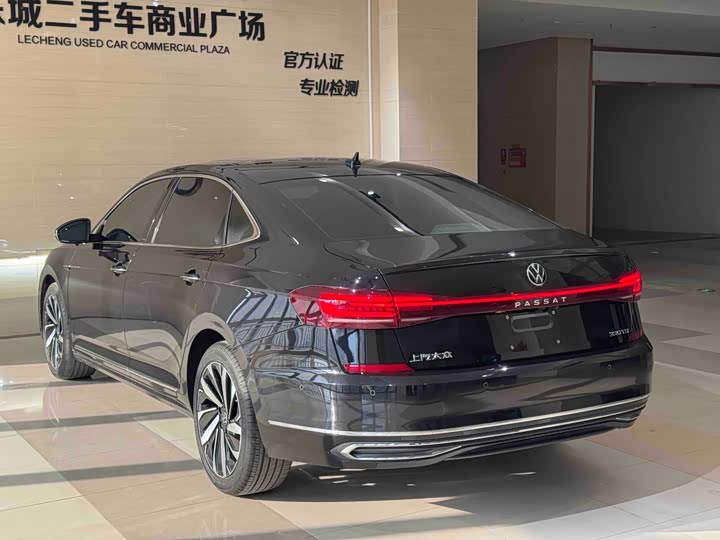 Фото 7 - Volkswagen Passat