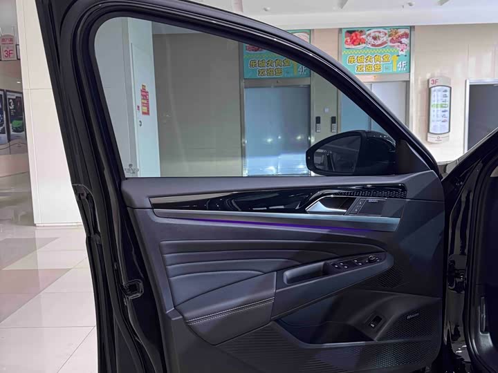 Фото 9 - Volkswagen Passat