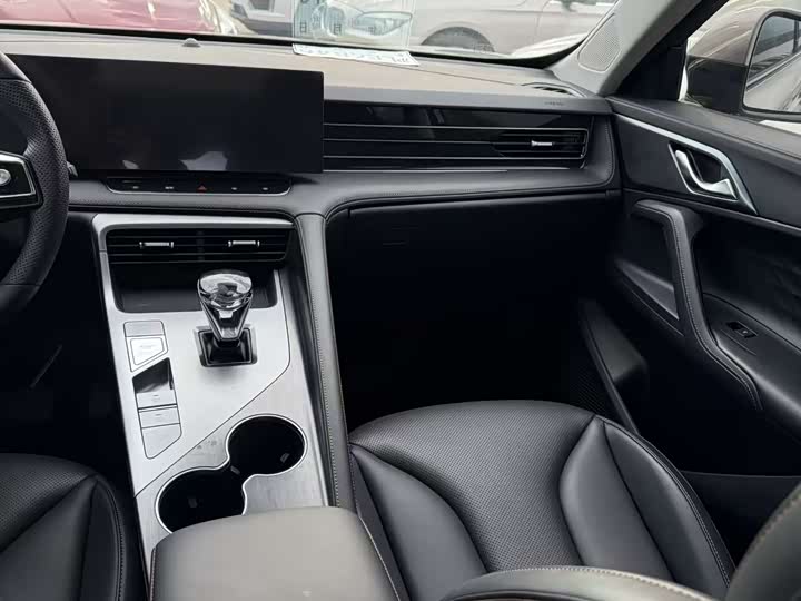 Фото 5 - Roewe RX5