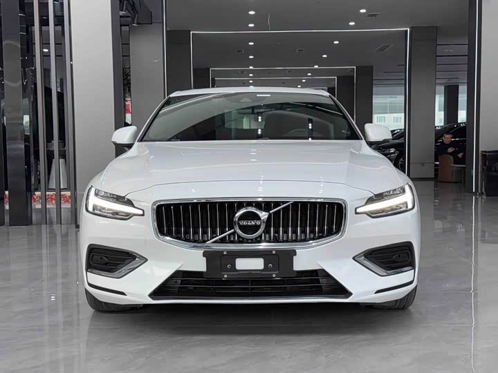 Фото 2 - Volvo S60