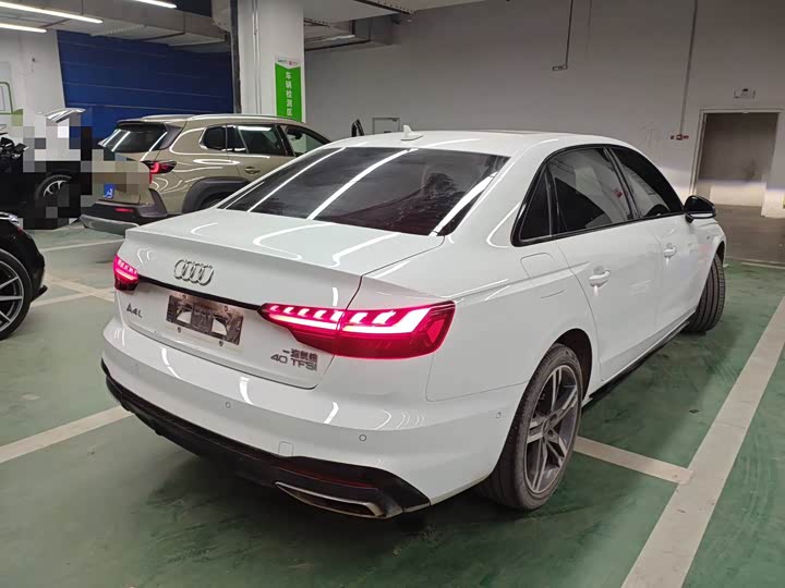 Фото 2 - Audi A4L