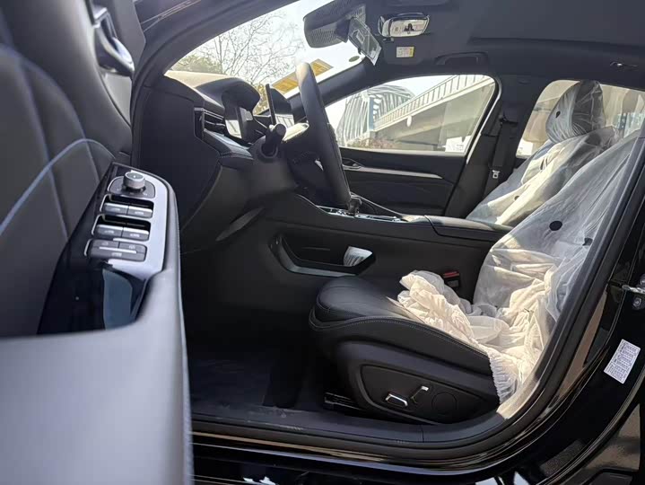 Photo 8 - Geely Preface