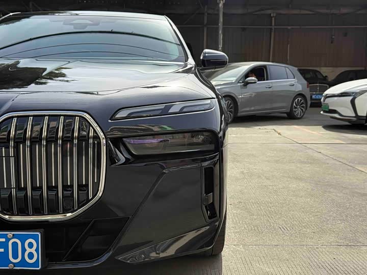 Фото 7 - BMW 7 Series