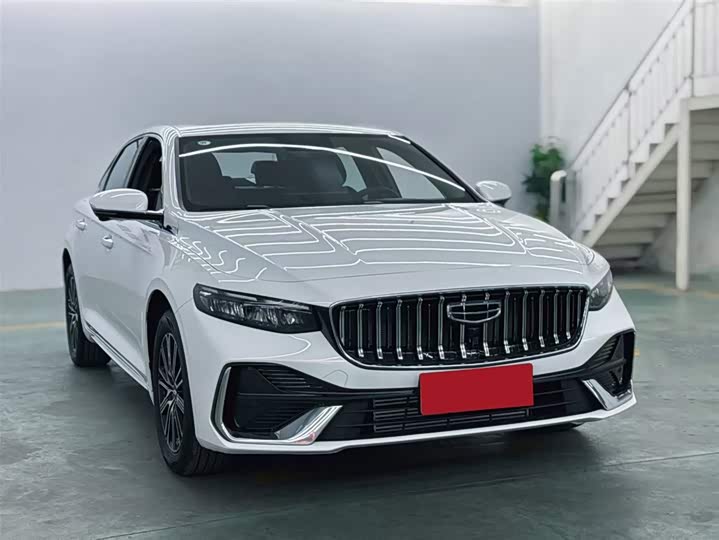 Фото 3 - Geely Preface