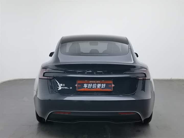 Фото 4 - Tesla Model 3