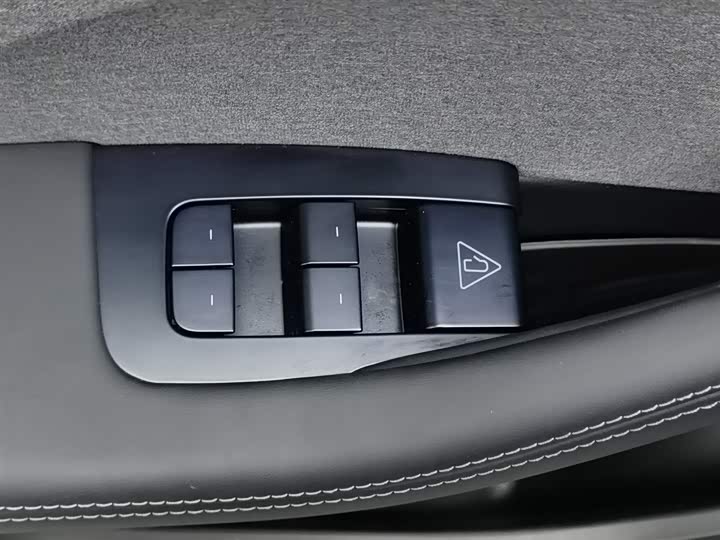 Фото 9 - Tesla Model 3