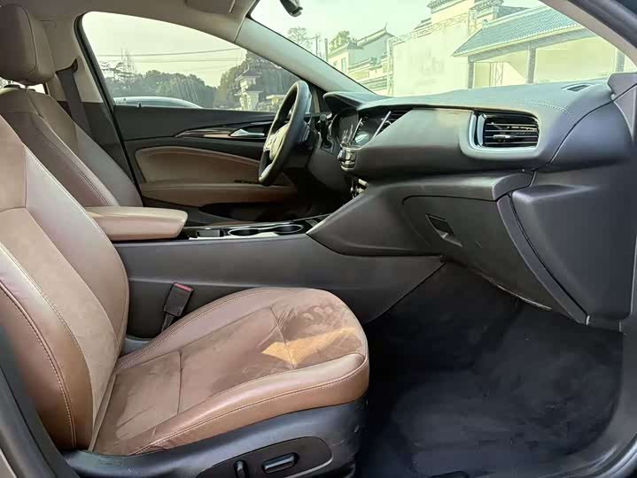 Фото 9 - Buick Regal