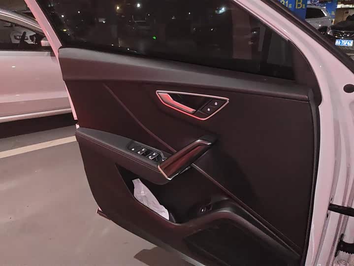 Фото 7 - Audi Q2L