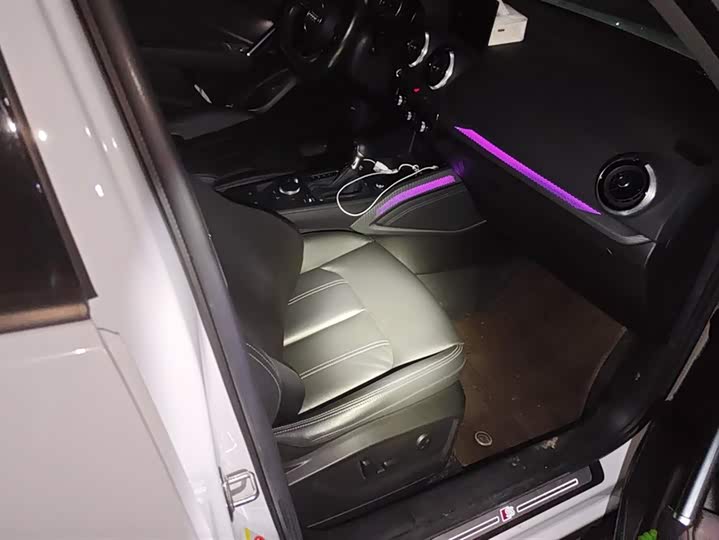 Фото 8 - Audi Q2L