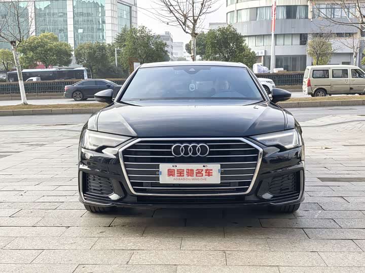 Фото 2 - Audi A6L
