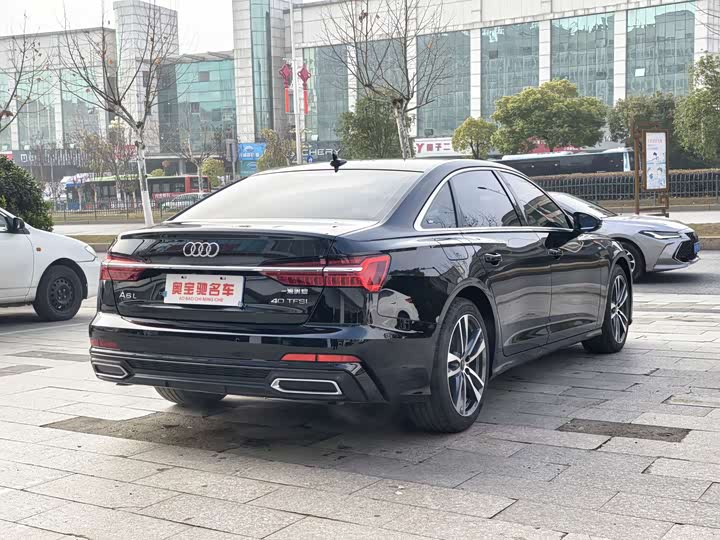 Фото 4 - Audi A6L