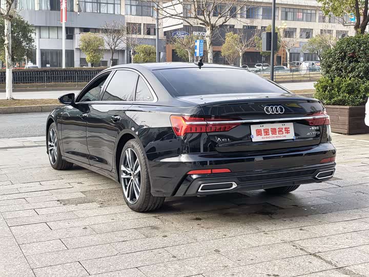Фото 6 - Audi A6L