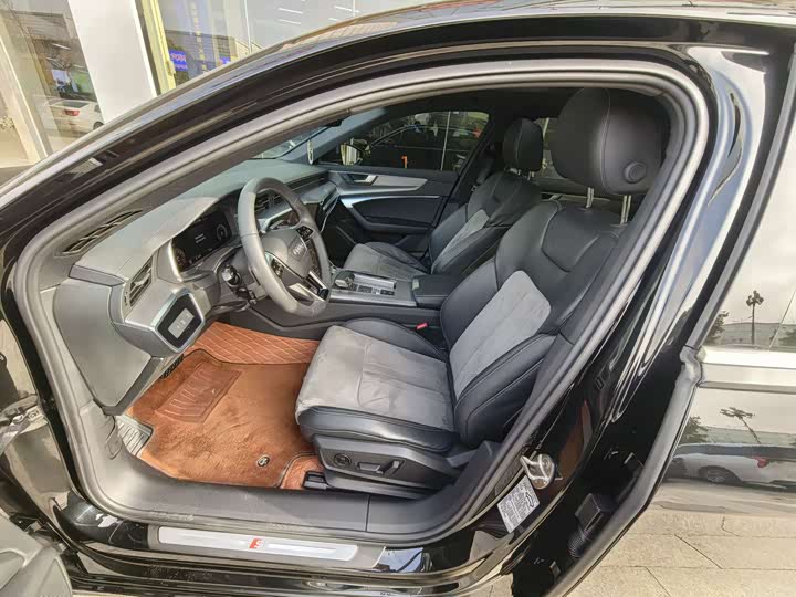 Фото 7 - Audi A6L