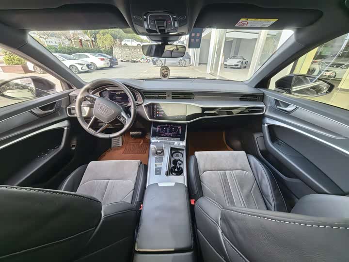 Фото 8 - Audi A6L