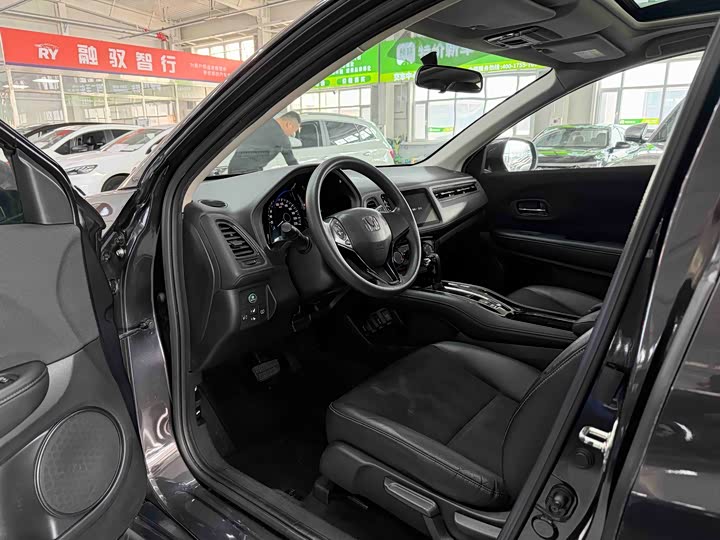 Фото 7 - Honda Vezel