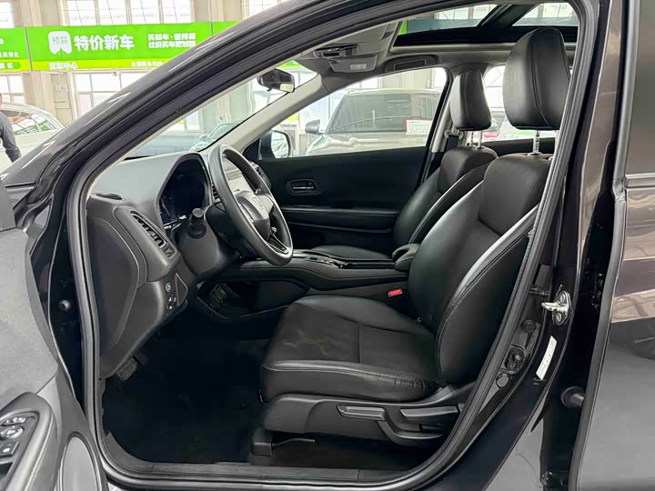 Фото 8 - Honda Vezel