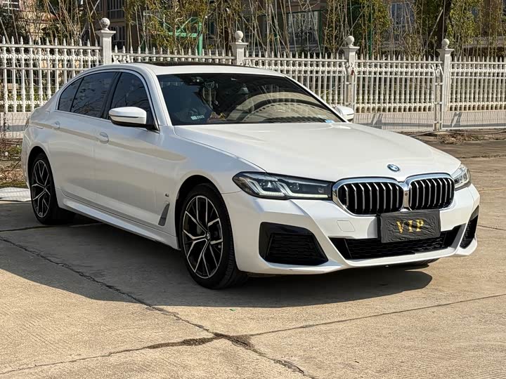 Фото 3 - BMW 5 Series