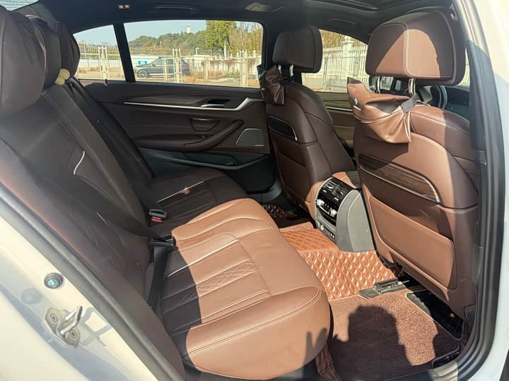 Фото 9 - BMW 5 Series