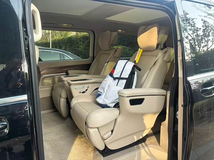 Фото 7 - Mercedes-Benz V-Class