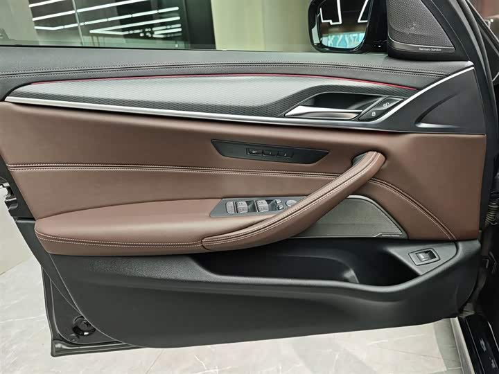 Фото 5 - BMW 5 Series