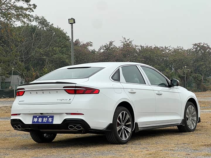 Photo 4 - Geely Preface