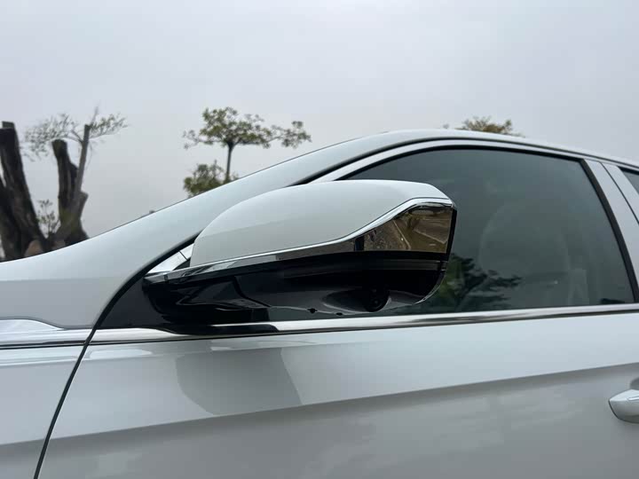 Photo 9 - Geely Preface